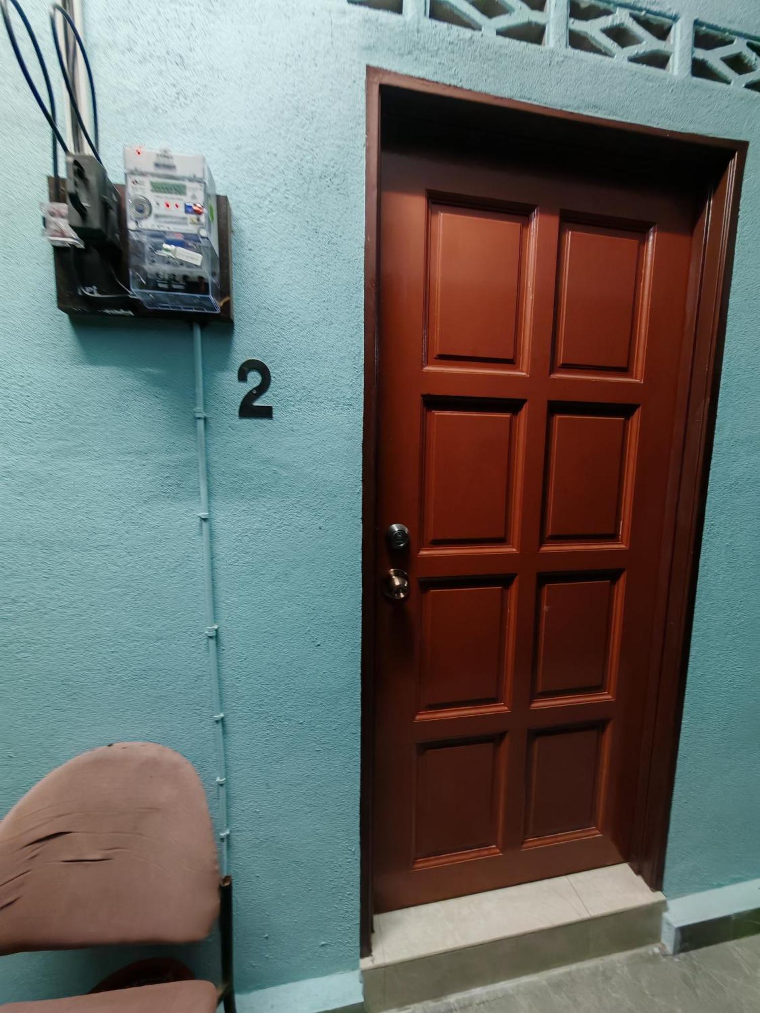 Homestay Banting #4, Islam, 2Bilik-7Pax, #Bilik1# 2Bed-2Tilamyoga-1Aircon, #Bilik2# 2Bed-Kipas, #Hall# Sofa-Kipas-Tv-Iron, #Dapur# Stove-Kettle-Periuknasi, #No Towel Eksteriør bilde